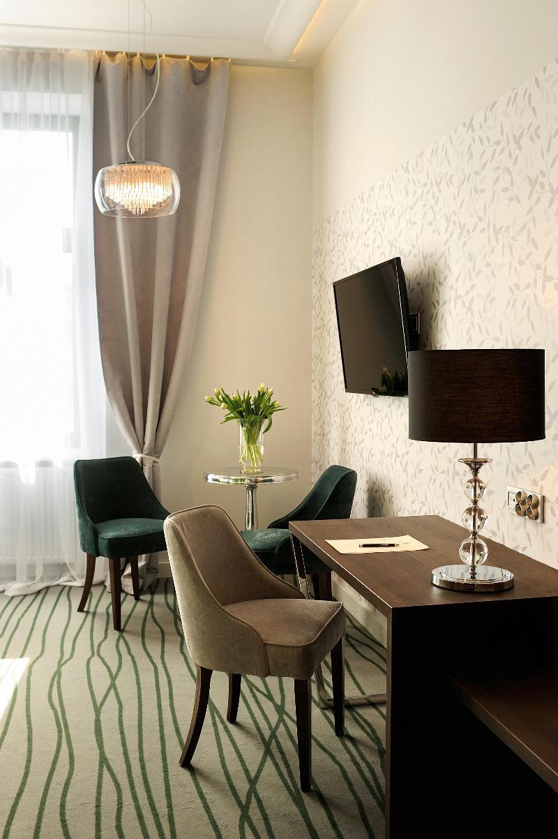 Plaza Boutique Hotel Краков Экстерьер фото