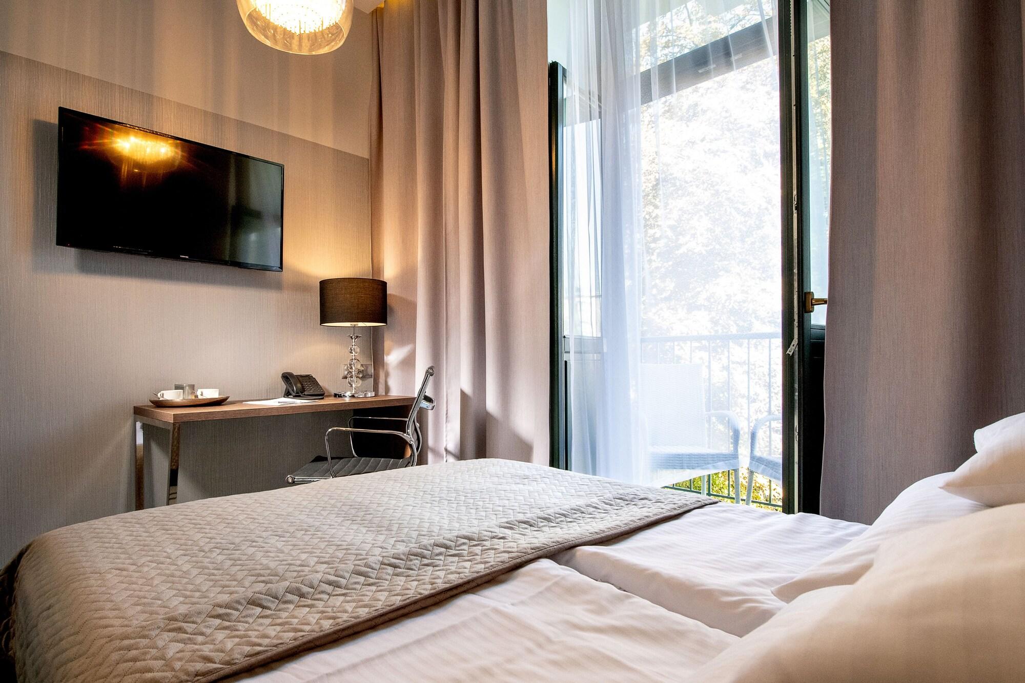 Plaza Boutique Hotel Краков Экстерьер фото